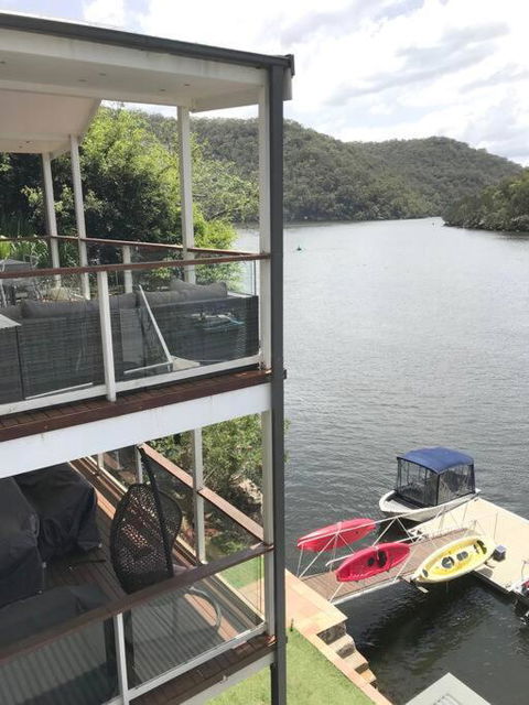 NINE At Berowra Waters, Luxury Waterfront With Hot Tub - Australian Destinations 3