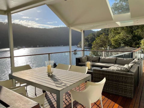 NINE At Berowra Waters, Luxury Waterfront With Hot Tub - Australian Destinations 1