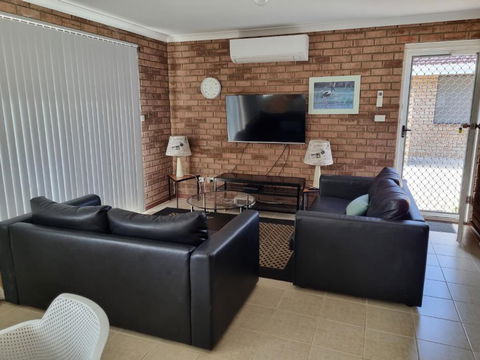Ocean Beach Chalet 16 - Australian Destinations 0