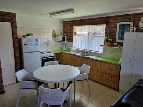 Ocean Beach Chalet 16 - Australian Destinations 1