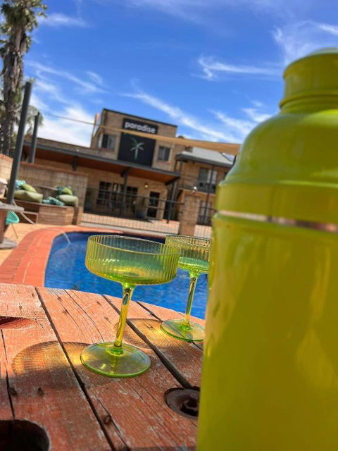 Paradise Palms - Australian Destinations 1