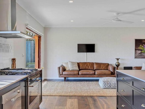 Pauls Farmhouse - Australian Destinations 2