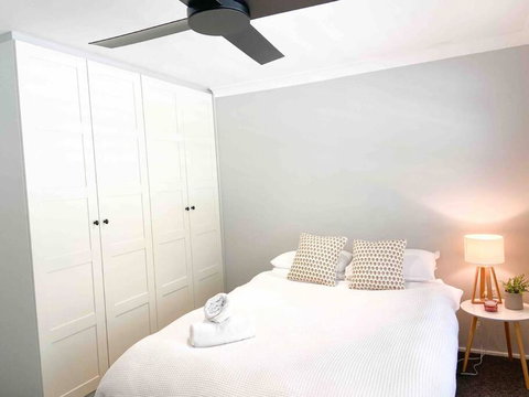 Peaceful Merewether Family Home - Australian Destinations 0