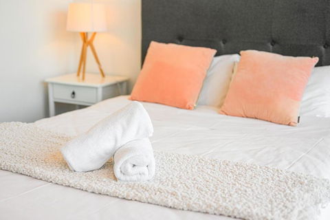 Penrith 3Br Apt Close ToTrain Station & Shopping - Australian Destinations 1