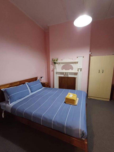 PETERBOROUGH HOTEL - Australian Destinations 2