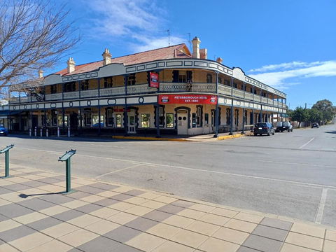 PETERBOROUGH HOTEL - Australian Destinations 0