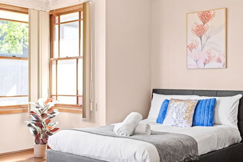 Quadruple Room W Ensuite In Gordon Near Train & Bus - Australian Destinations 1