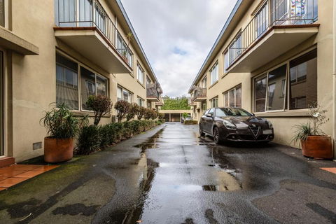 Quaint & Homey Ripponlea Flat - Australian Destinations 1