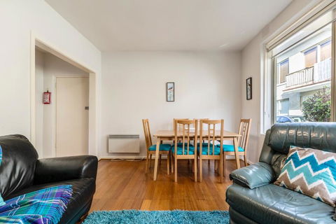 Quaint & Homey Ripponlea Flat - Australian Destinations 2