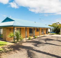 Back Beach Retreat - Australian Destinations