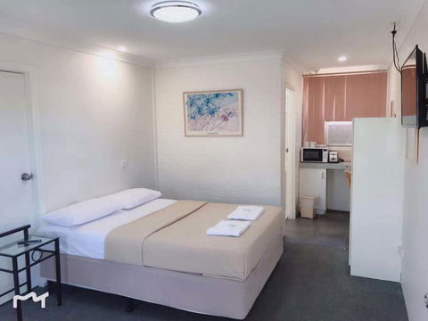 Bananatown Motel - Australian Destinations 1