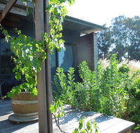 Beach Side Garden Apartment - Australian Destinations