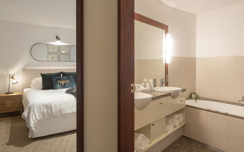 Beach Suites - Australian Destinations 1