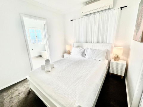 Renovated Queenslander - Upstairs 2km To Stadium - Australian Destinations 2