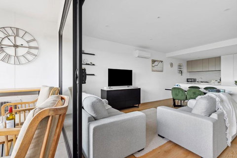 Retreat On Bellerine I 2BR Apartment I Geelong CBD - Australian Destinations 1
