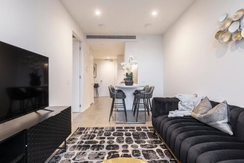 Ritzy Apartment In Iconic Australia 108 With Views - Australian Destinations 2
