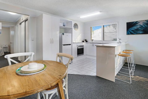 Riverside Location, Noosa Sound - Australian Destinations 3
