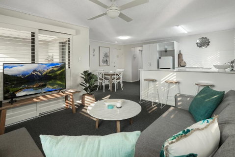 Riverside Location, Noosa Sound - Australian Destinations 1