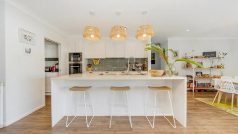 Riviera - Pool & Quick Walk To Centre - Australian Destinations 2