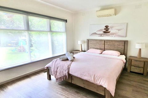 ROSEBUD SEA CENTRAL - Australian Destinations 3