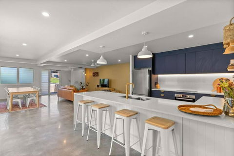 Salty Crab Bungalow - Australian Destinations 0