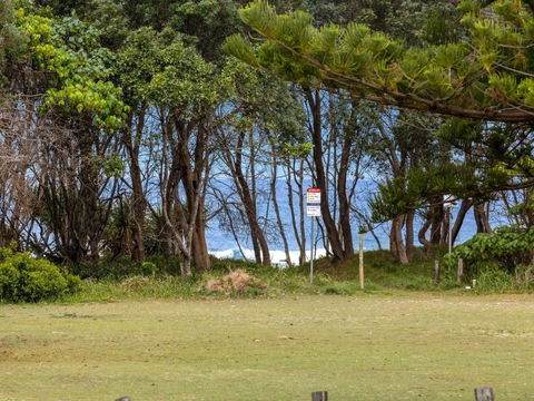 Salty Kisses On Marine Parade - Australian Destinations 1