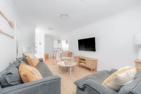 Sandalwood At Huskisson - Australian Destinations 3