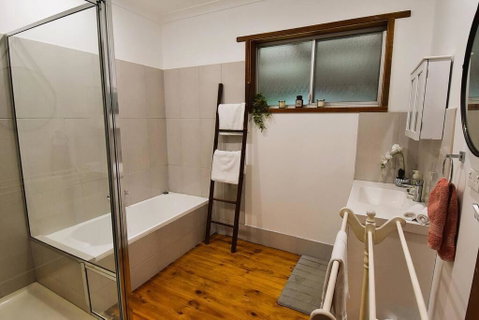 The Dally House Whorouly - Australian Destinations 1