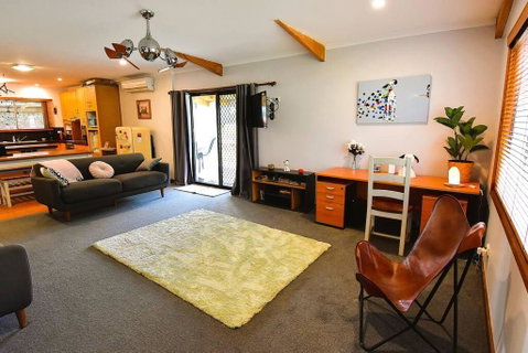 The Dally House Whorouly - Australian Destinations 2