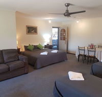 Beachport Motor Inn - Australian Destinations