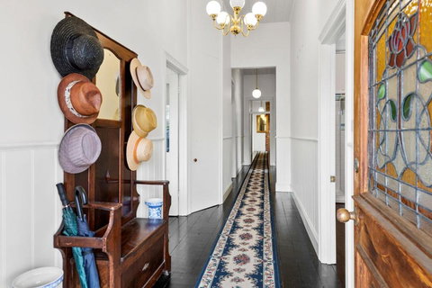 WARATAH At Queenscliff - Australian Destinations 1