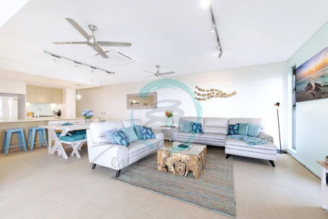 ZEN POINT PENTHOUSE 3-BR Executive W/front Retreat - Australian Destinations 3