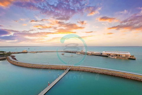 ZEN POINT PENTHOUSE 3-BR Executive W/front Retreat - Australian Destinations 1