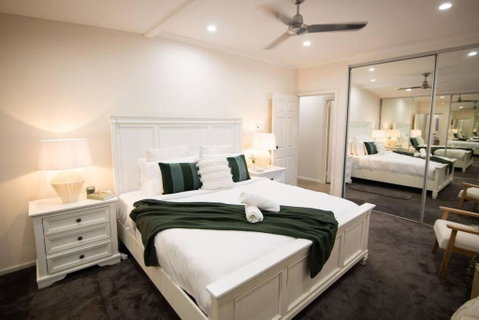 ZenLux Rosewood Luxury Family Escape - Pool - BBQ - Australian Destinations 3