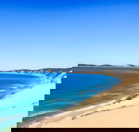 Kayak with Dolphins and 4WD Great Beach Drive Day Trip from Noosa - Australian Destinations