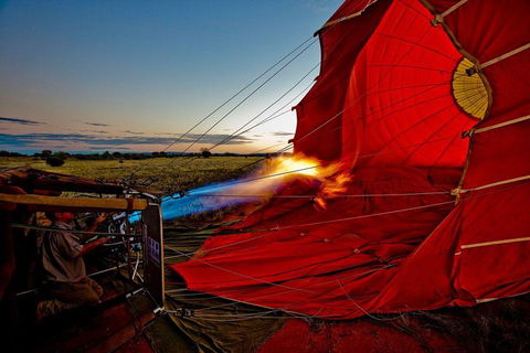 Early Morning Ballooning In Alice Springs - Australian Destinations 0