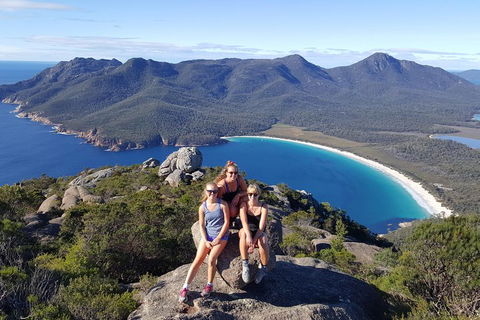 2-Day Tas East Coast Escape Tour Including Bay Of Fires, Wineglass Bay & Devils - Australian Destinations 1
