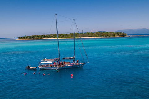 Ocean Free Green Island & Great Barrier Reef Snorkel Cruise, Cairns 25 Guests - Australian Destinations 0